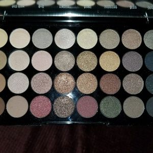 32 shade eyeshadow palette